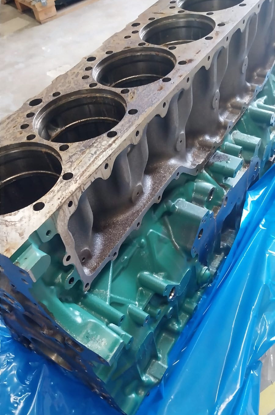 Bloco de Motor Genuíno Volvo D13 23830349